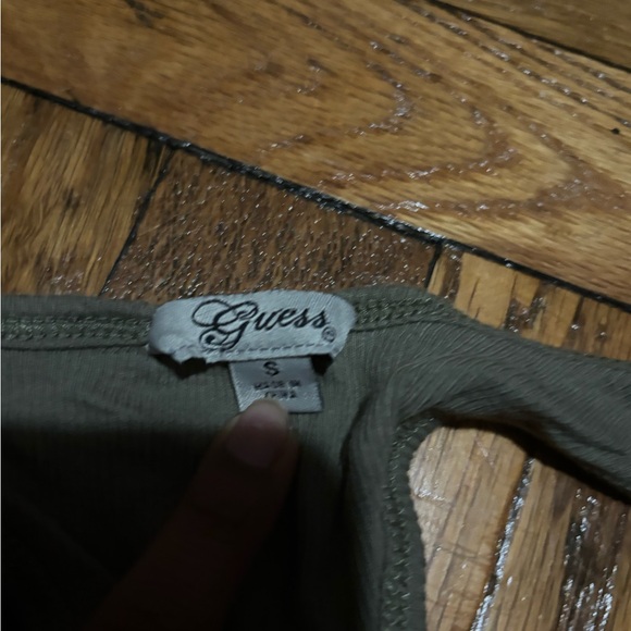 guess tank top - Picture 2 of 2